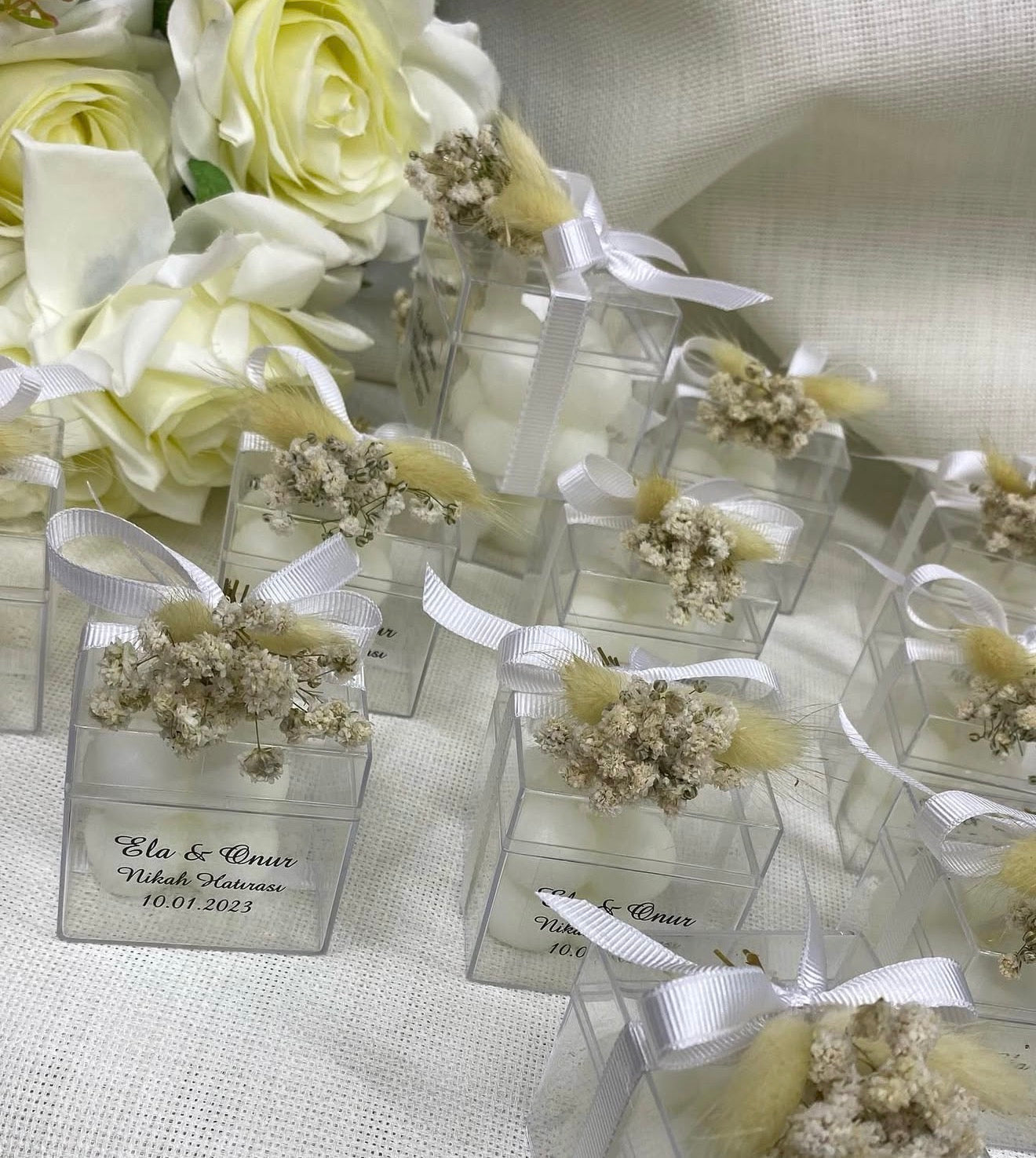 Bougie Signature – Fleurs Séchées & Cachet de Cire Personnalisé