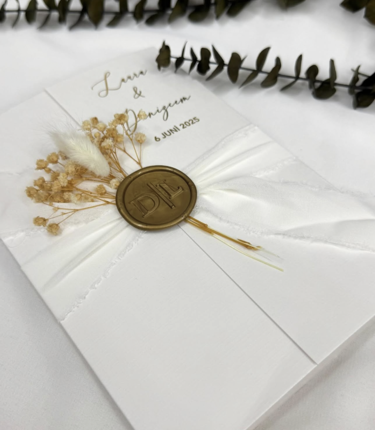 Faire-part "Aube Lumineuse" - Blanc Écru et Finitions Sceau de Cire