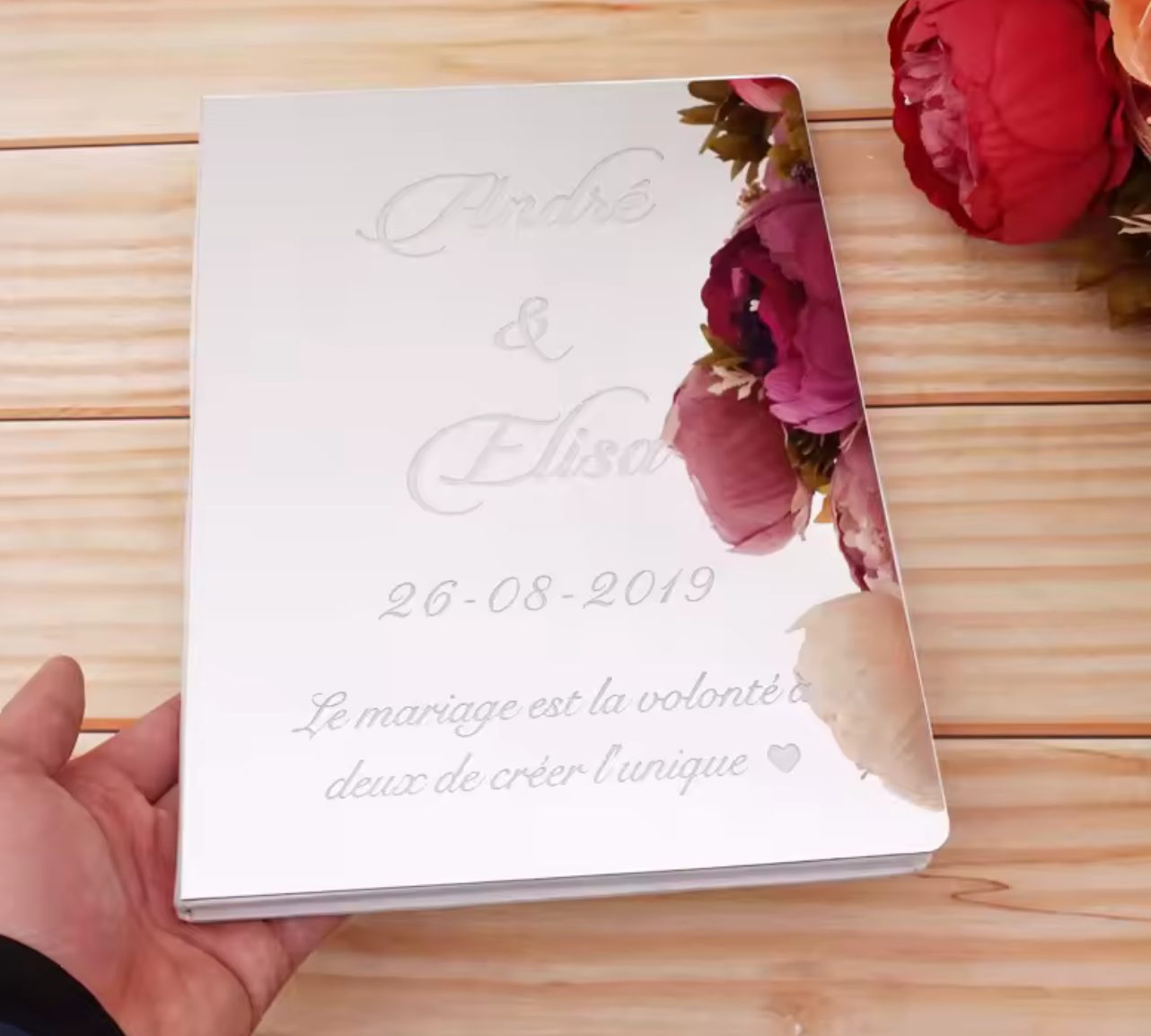 Livre d’Or de Mariage Signature – Couverture Miroir Acrylique Personnalisée
