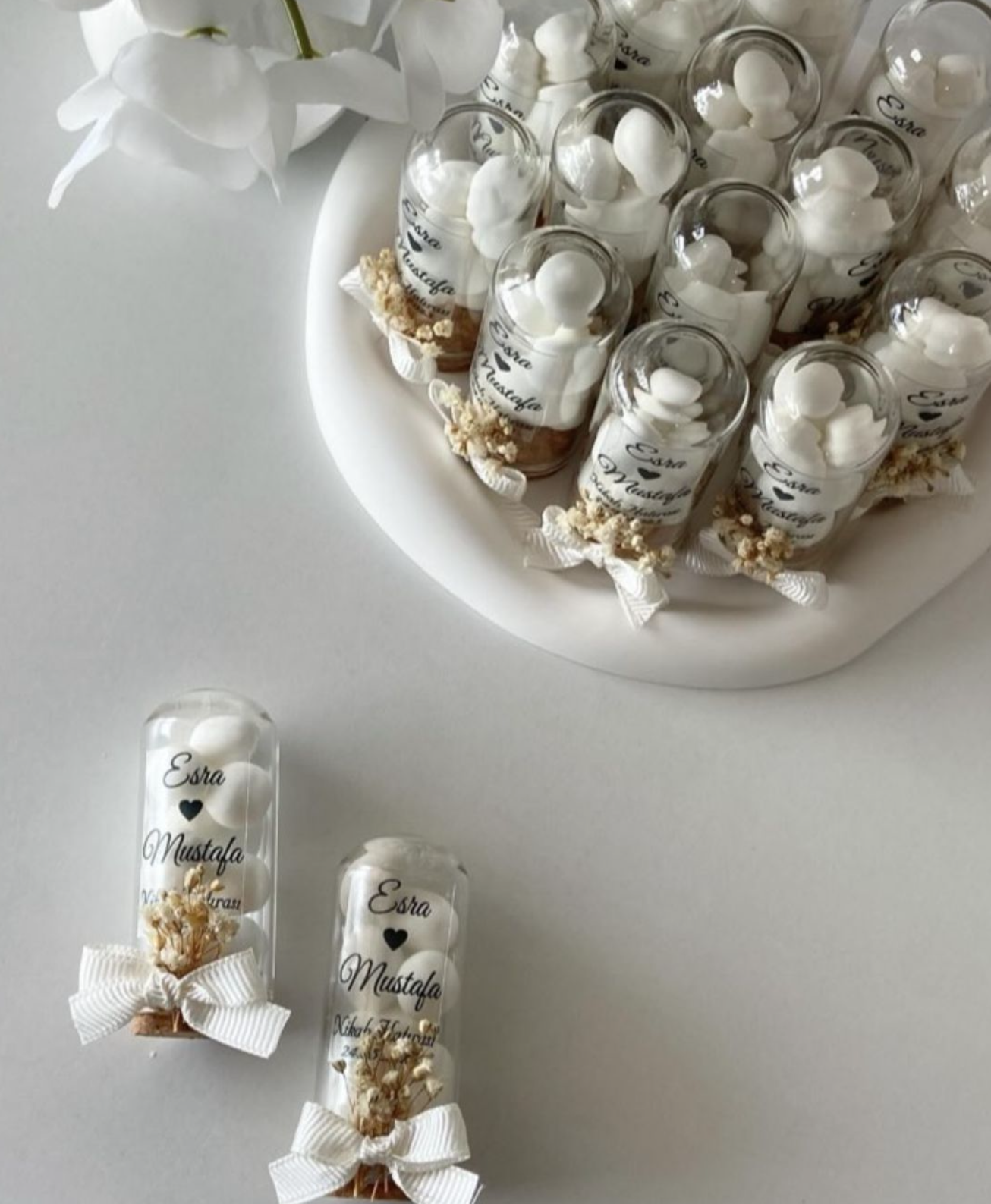 Dragées Sous Cloche – Personnalisées pour Mariage