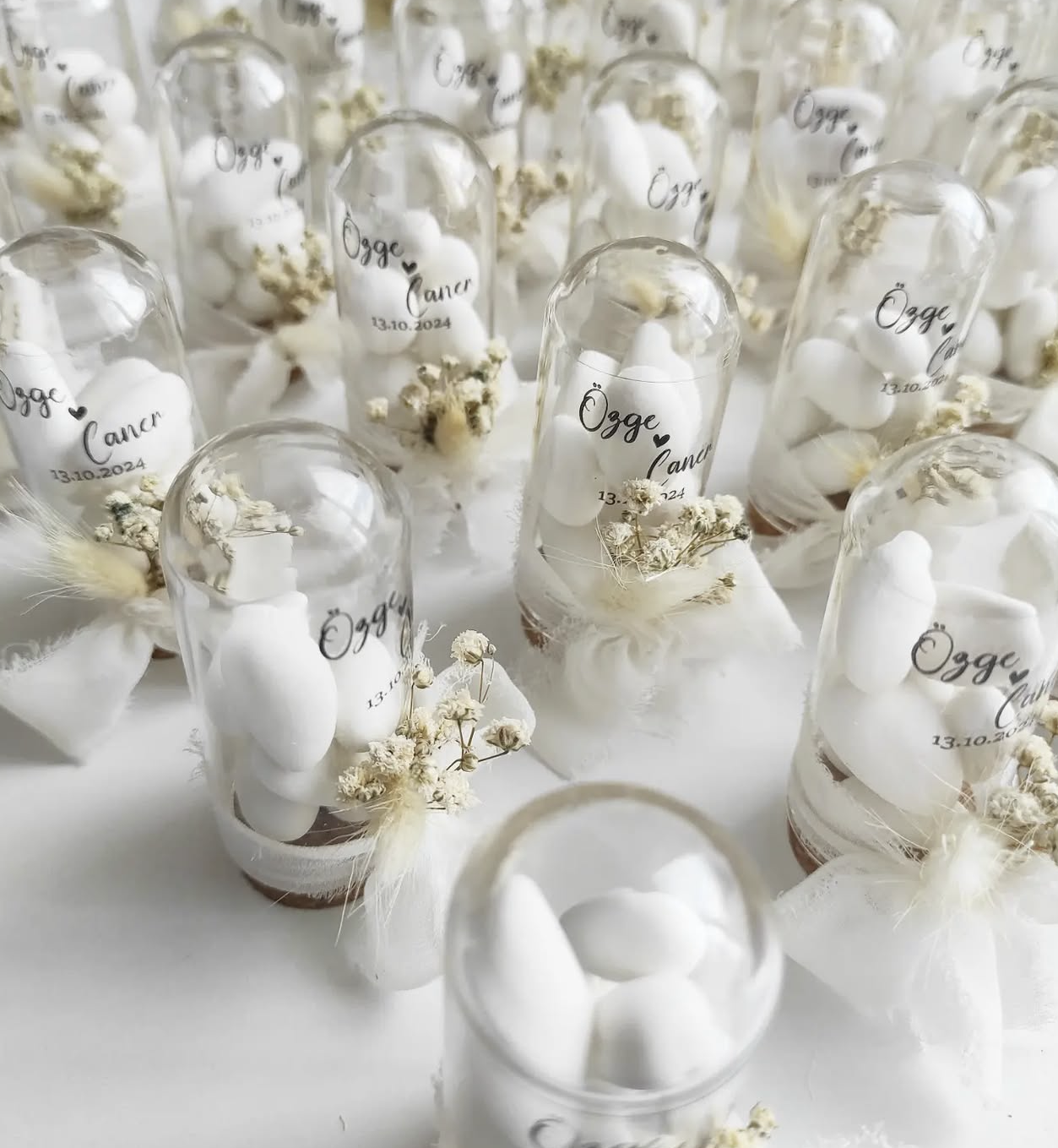 Dragées Sous Cloche – Personnalisées pour Mariage