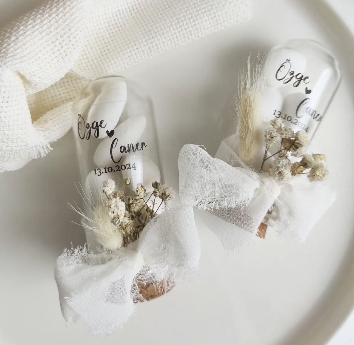 Dragées Sous Cloche – Personnalisées pour Mariage